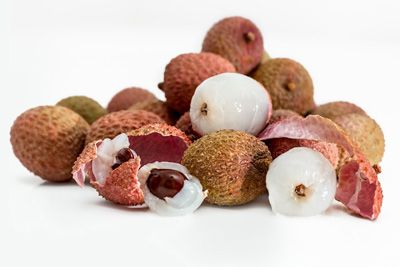 Le litchi figure parmi les fruits de saison du mois de décembre